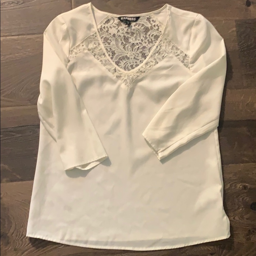 3/4 sleeve express blouse with lace detail